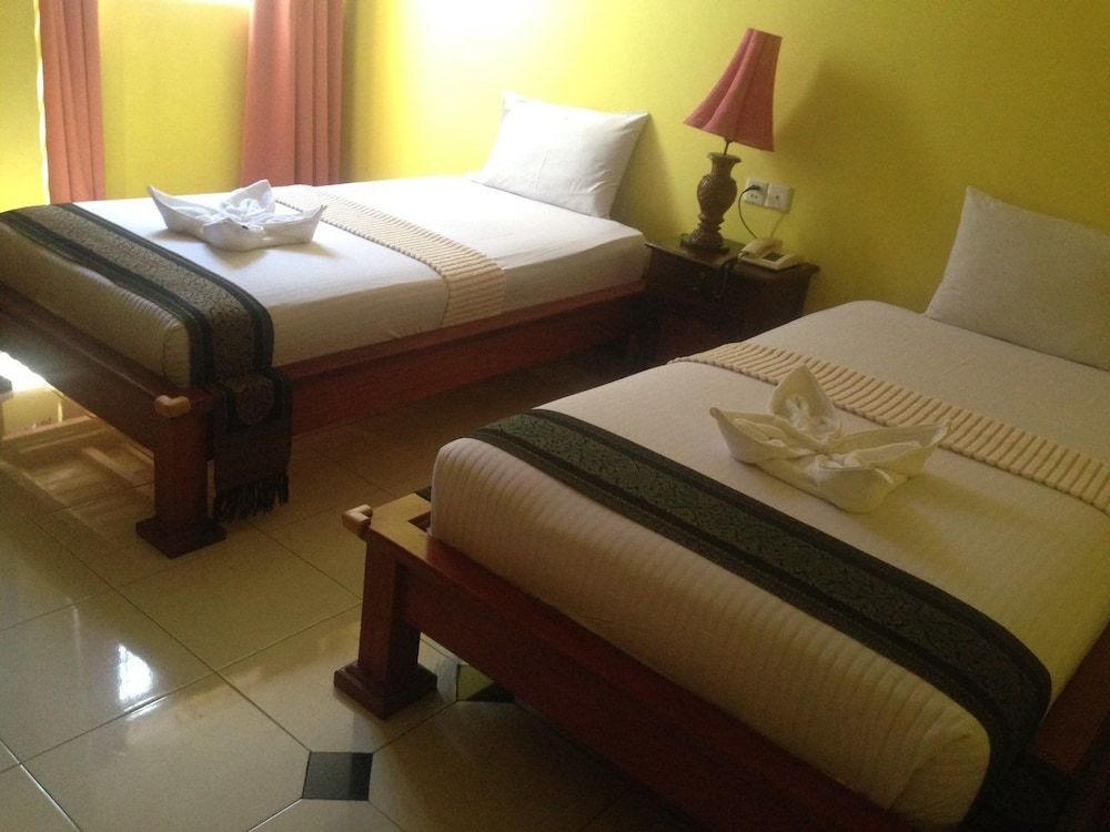 Star Wood Inn Standard Twin Room 9