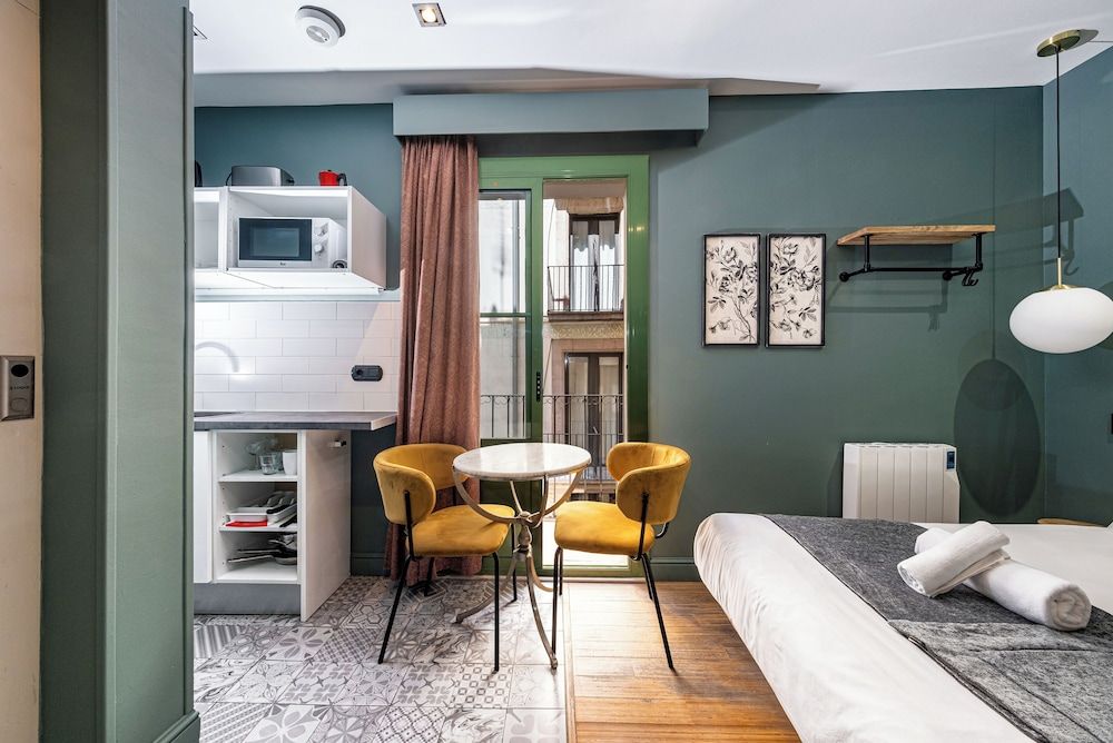 undefined Ainb Born-damas Apartments