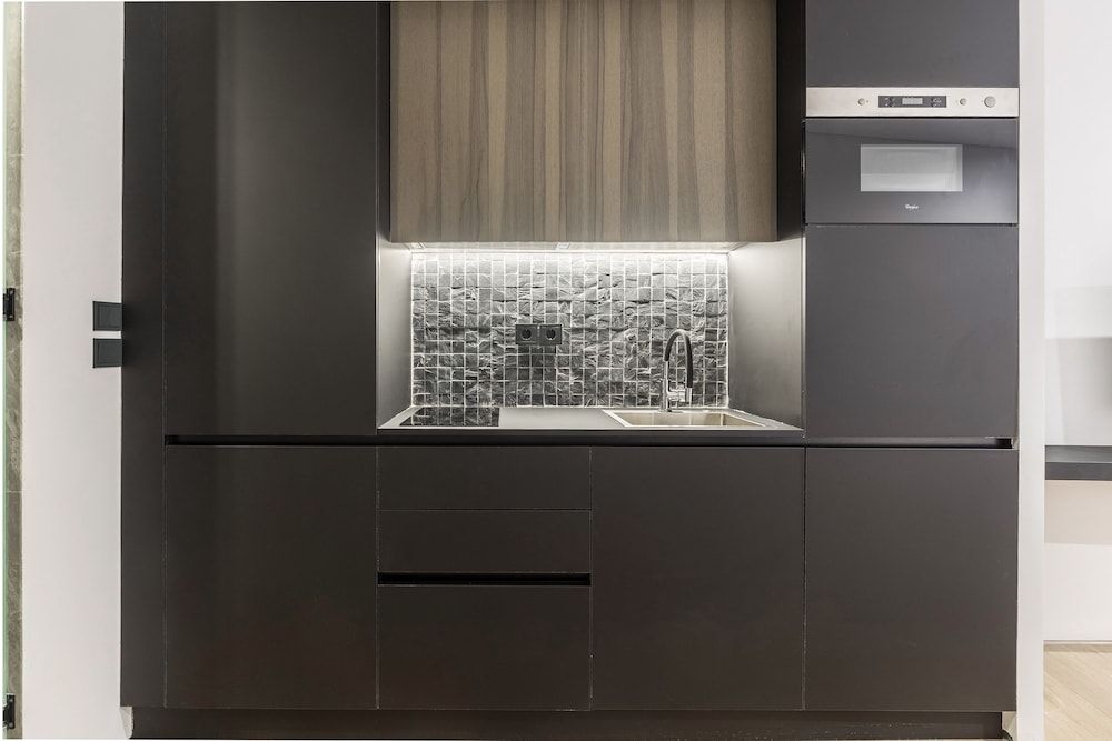 The Duke Boutique Suites Deluxe Studio, 1 Queen Bed, Hill View (201) 5