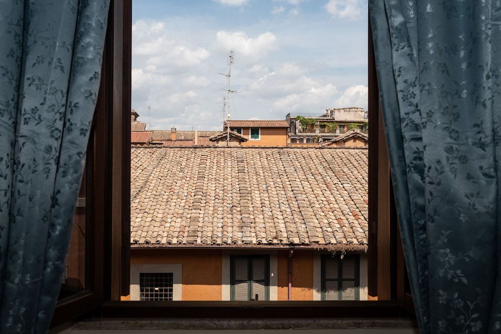 Minerva Monks Inn Classic Double Room 9