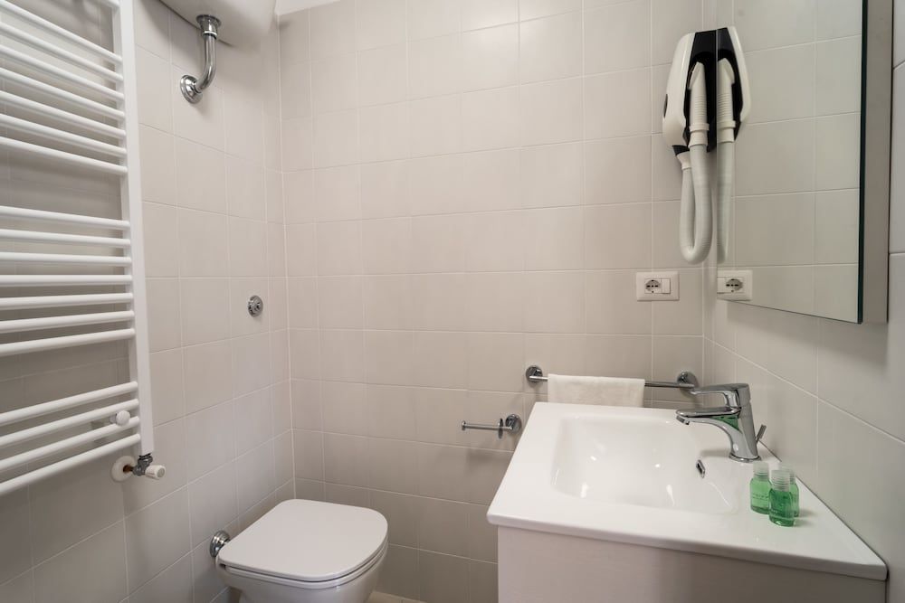 Minerva Monks Inn Classic Double Room 12