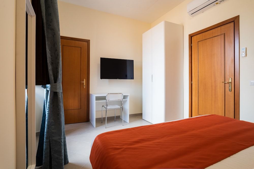 Minerva Monks Inn Classic Double Room 7