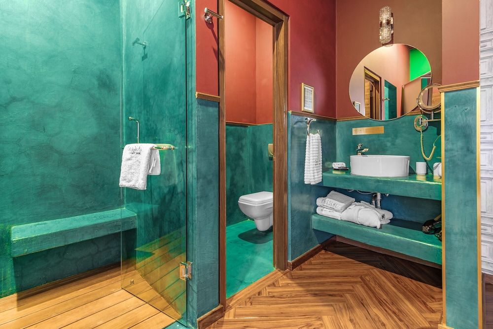 Pug Seal Polanco Anatole France Standard Room 5