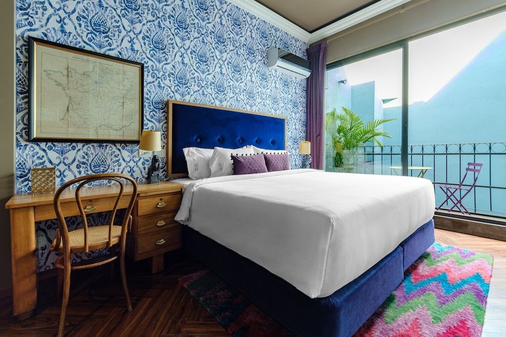 Pug Seal Polanco Anatole France Deluxe Room