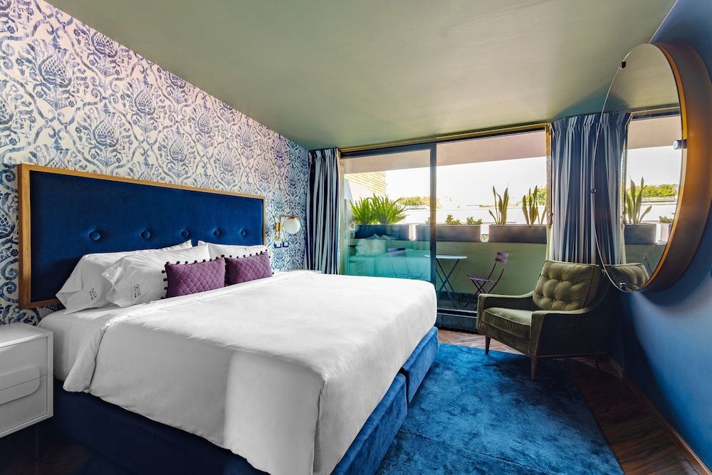 undefined Pug Seal Polanco Anatole France 4