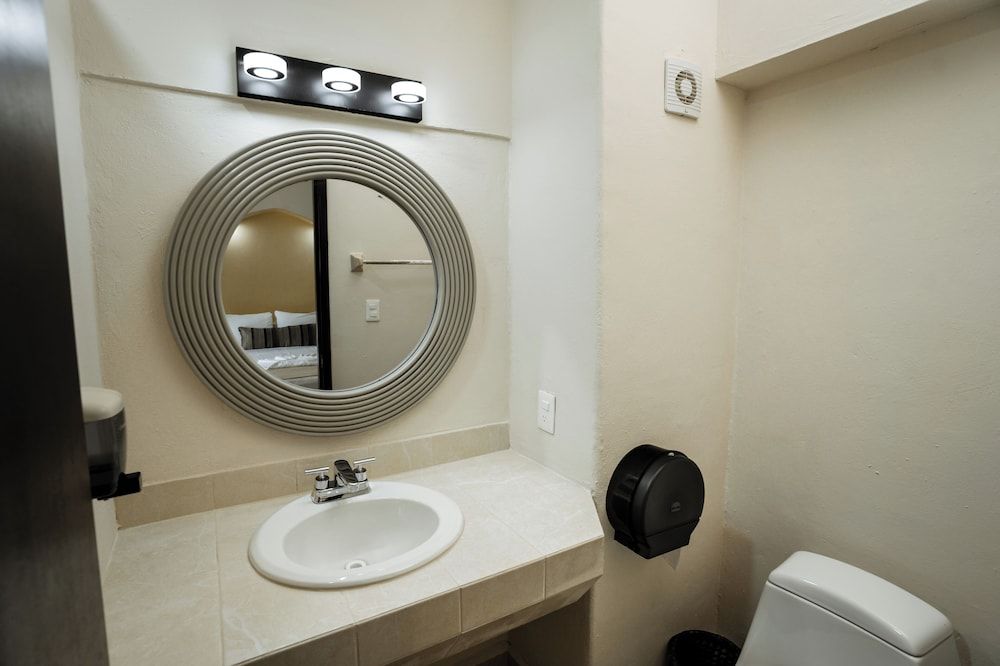 Sahara Hotel Standard Triple Room 6