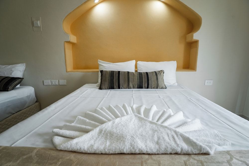 Sahara Hotel Standard Triple Room 5