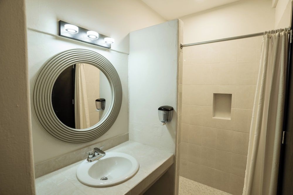 Sahara Hotel Standard Quadruple Room 7