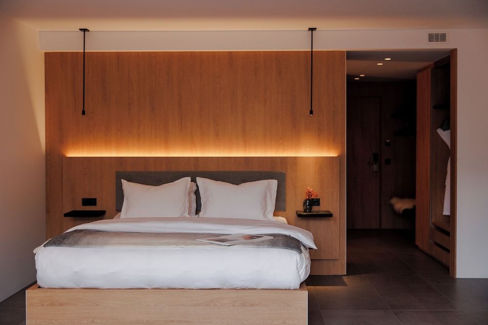 Suite (Lava)