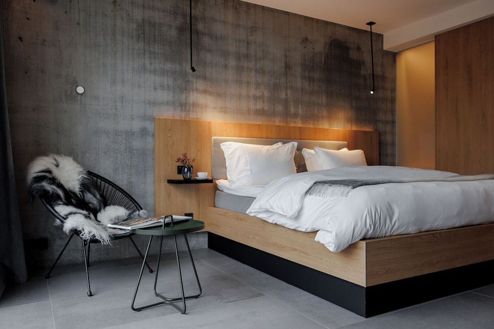 Room, Patio
