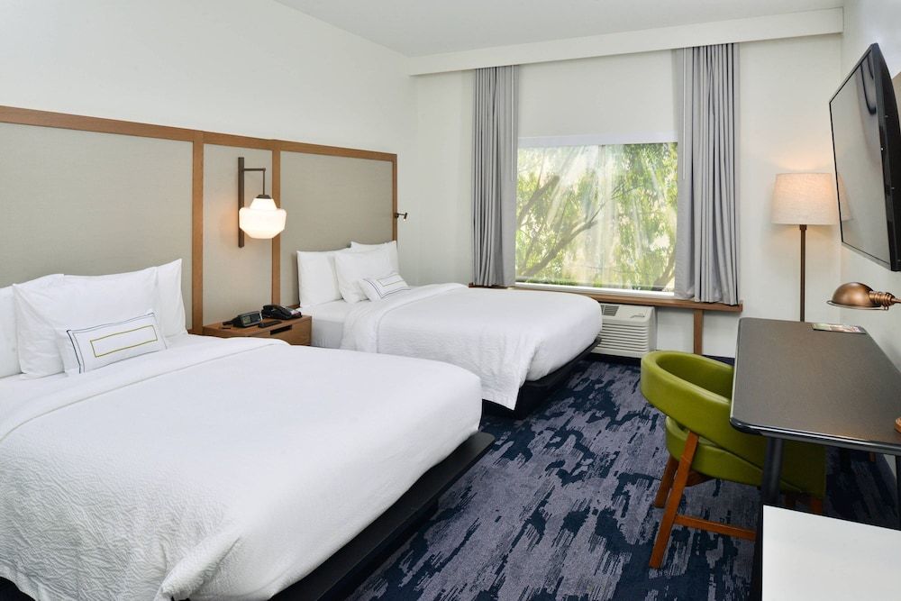 Room, 2 Queen Beds (Mobility Accessible, Tub)