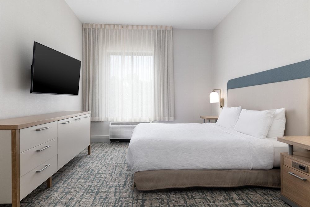 Suite, 2 Bedrooms, Accessible, Bathtub