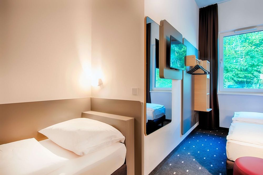 B&B Hotel Cuxhaven Triple Room 2