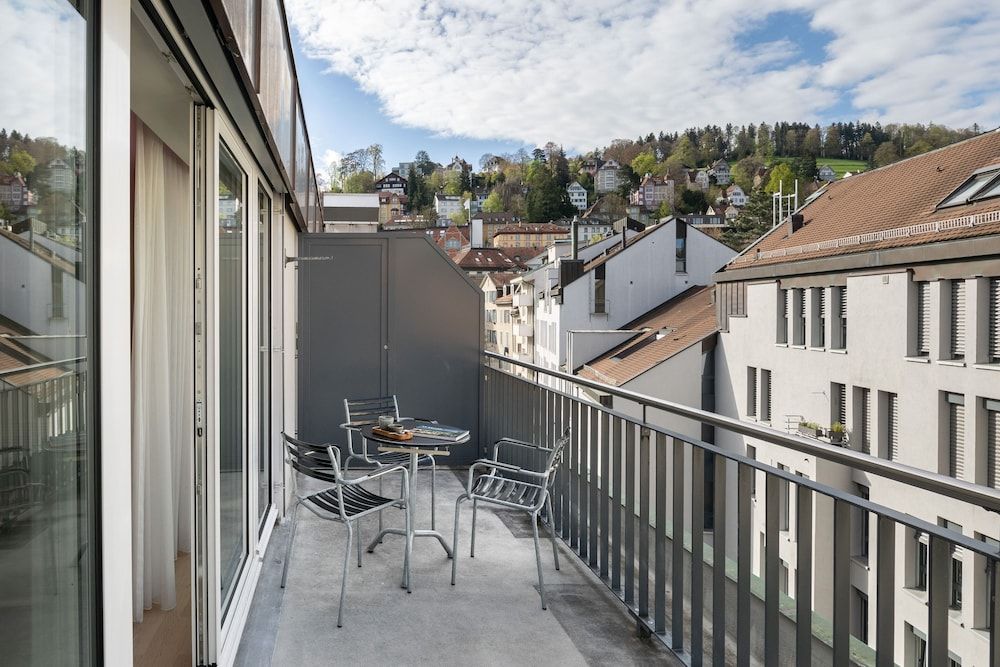 Single Room (Courtyard)