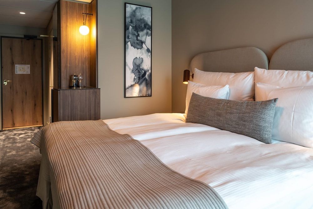 undefined Clarion Hotel The Pier 2