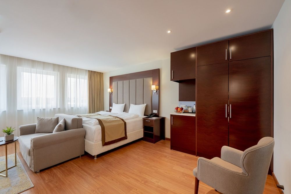 Palast Hotel Business Quadruple Room 4