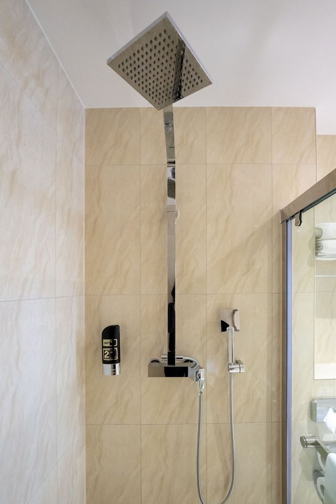 Palast Hotel Luxury Triple Room 6