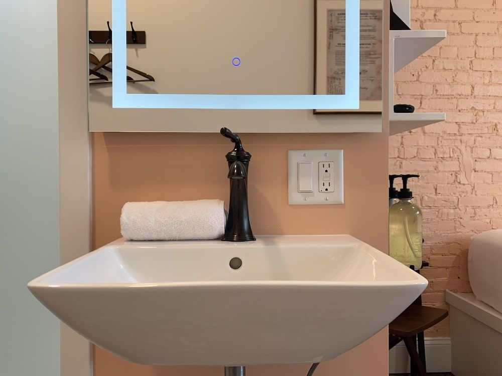 The Cabot Lodge Standard Room (King Quarters with Twin Loft) 2