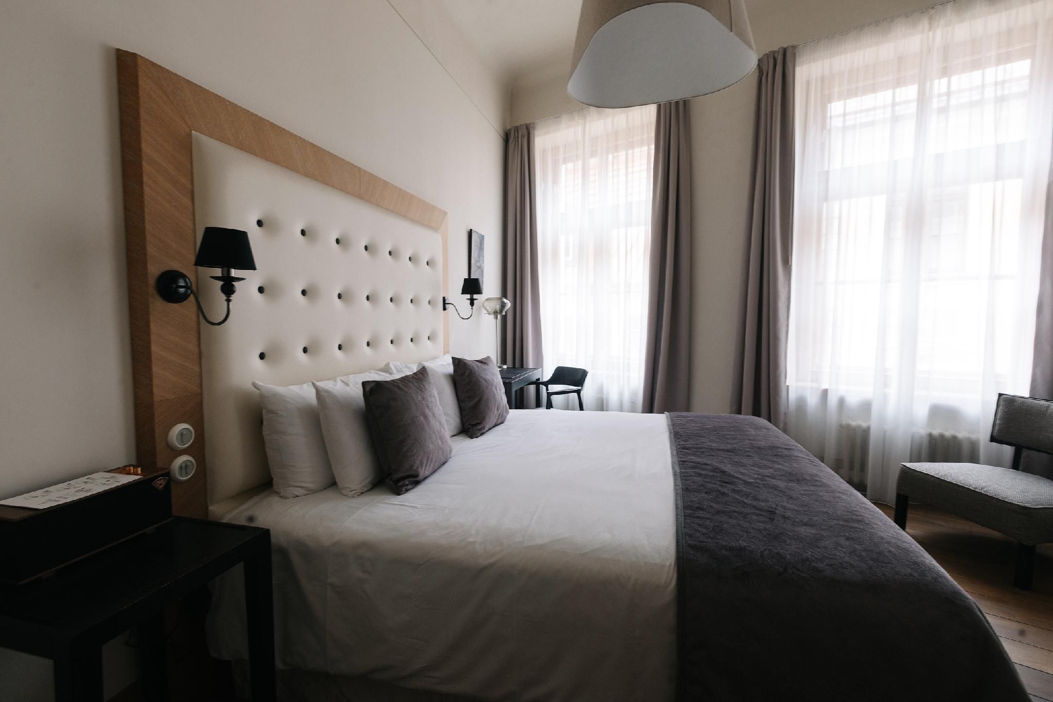 Dome Hotel Standard - 1 Double 2