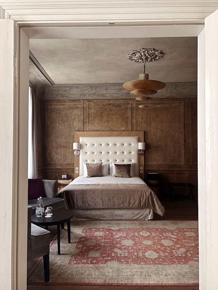 undefined Dome Hotel