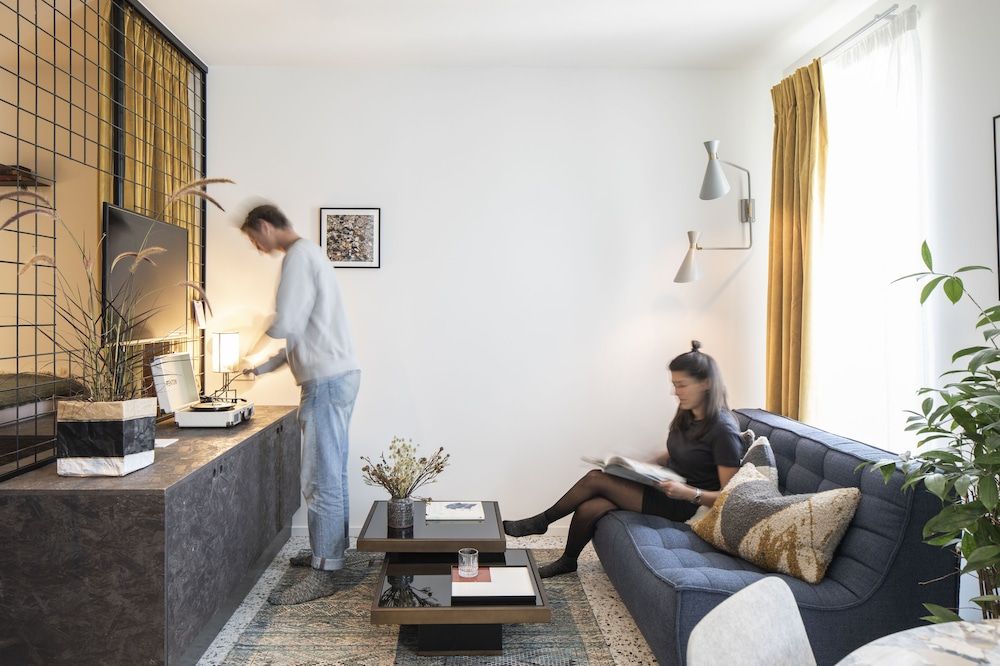 YUST Liège Deluxe Double Room 6