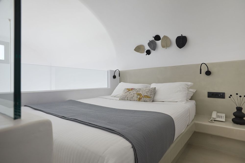 Luxury Suite, 1 King Bed with Sofa bed, Jetted Tub, Sea View