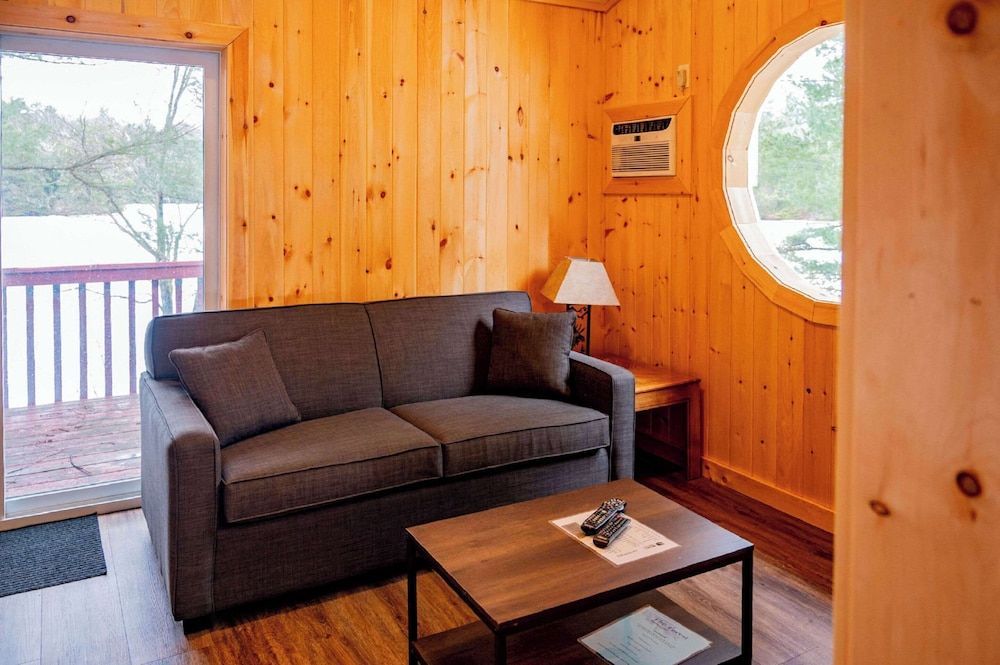 The Grand Tappattoo Resort, an Ascend Hotel Collection Member Suite, 1 King Bed with Sofa bed, Non Smoking 5