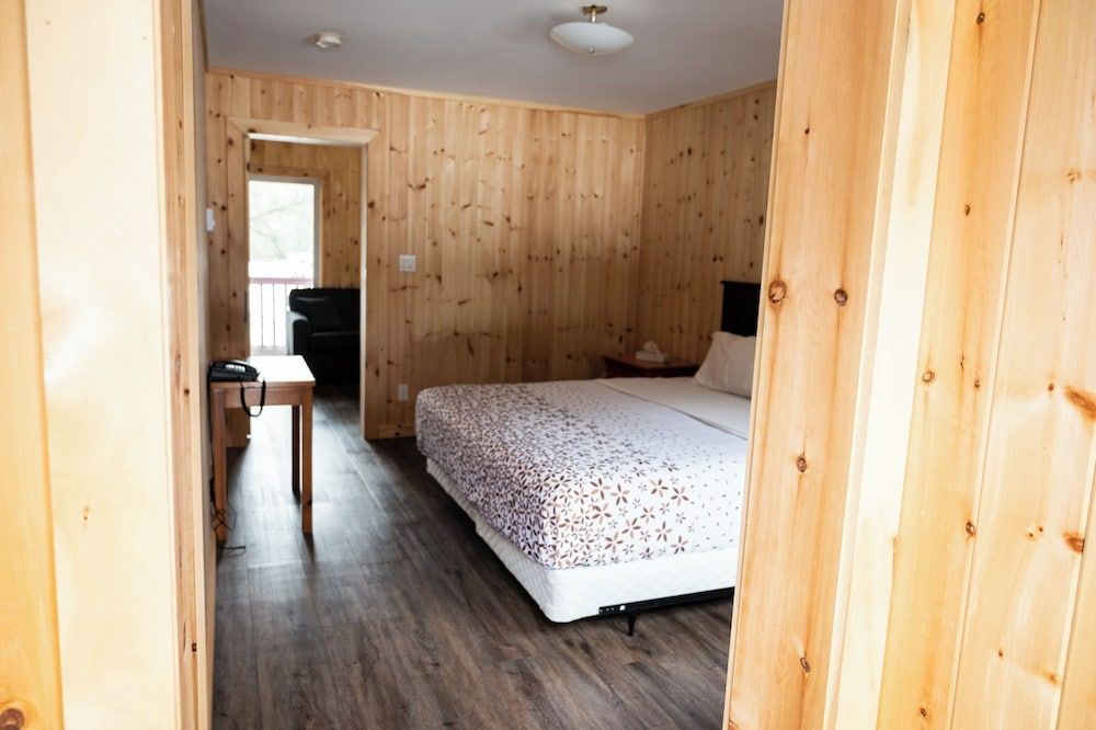 The Grand Tappattoo Resort, an Ascend Hotel Collection Member Suite, 1 King Bed with Sofa bed, Non Smoking 2