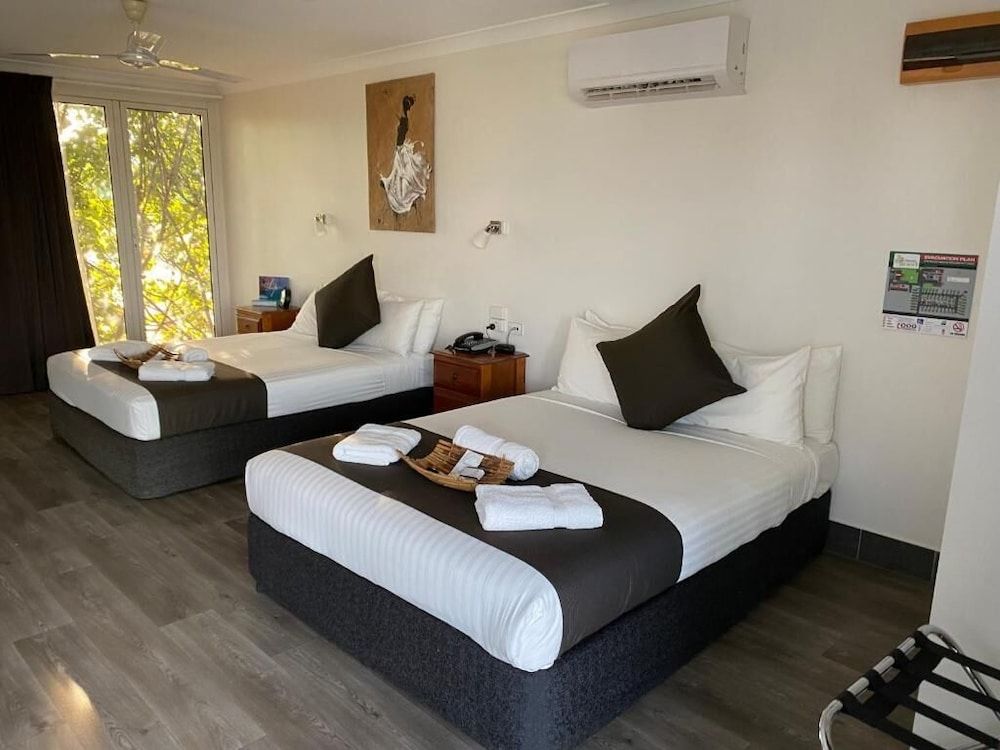 Darwin Resort Cottage - Two Queen & Access 2