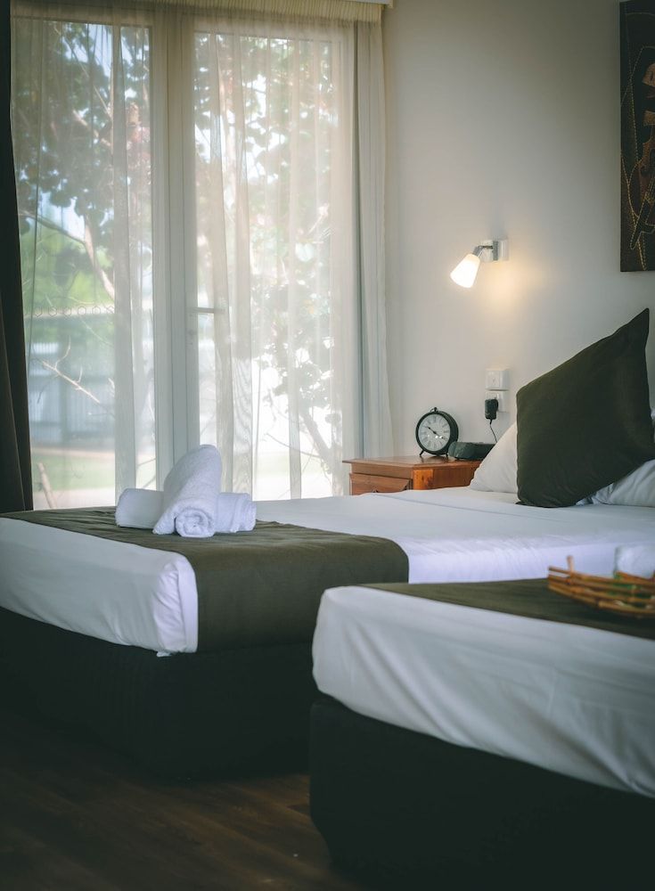 Darwin Resort Cottage - Two Queen & Access 4