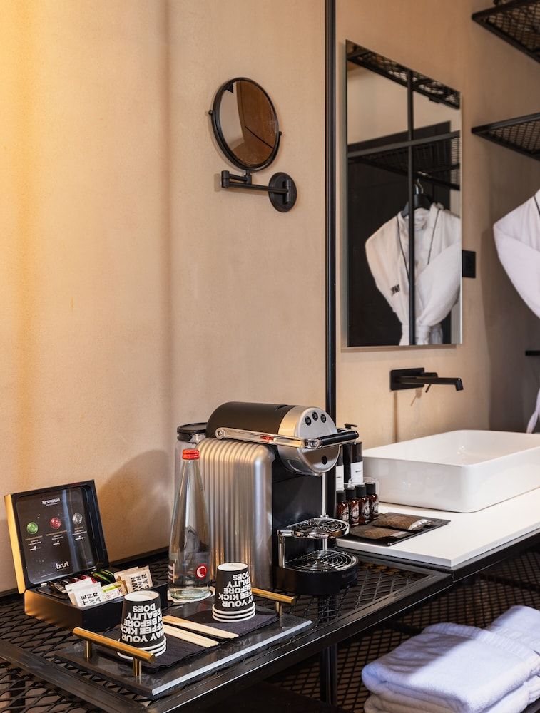 undefined Brown Brut Seafront Hotel 5