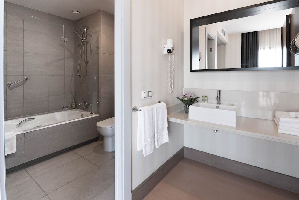 Ibersol Atrio del Mar Deluxe Double or Twin Room 6