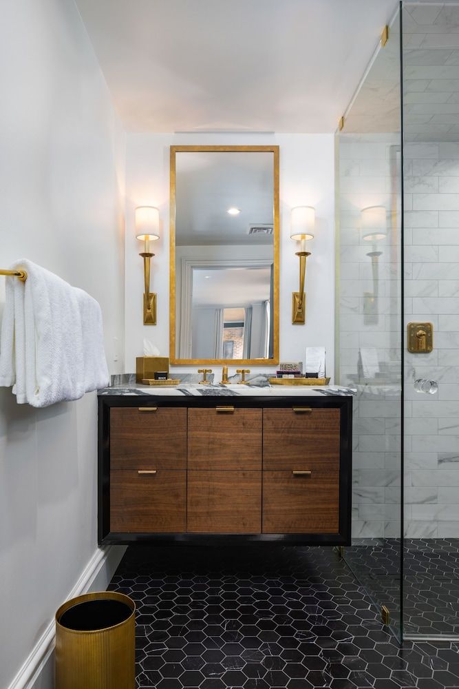 The Cobblestone Suite