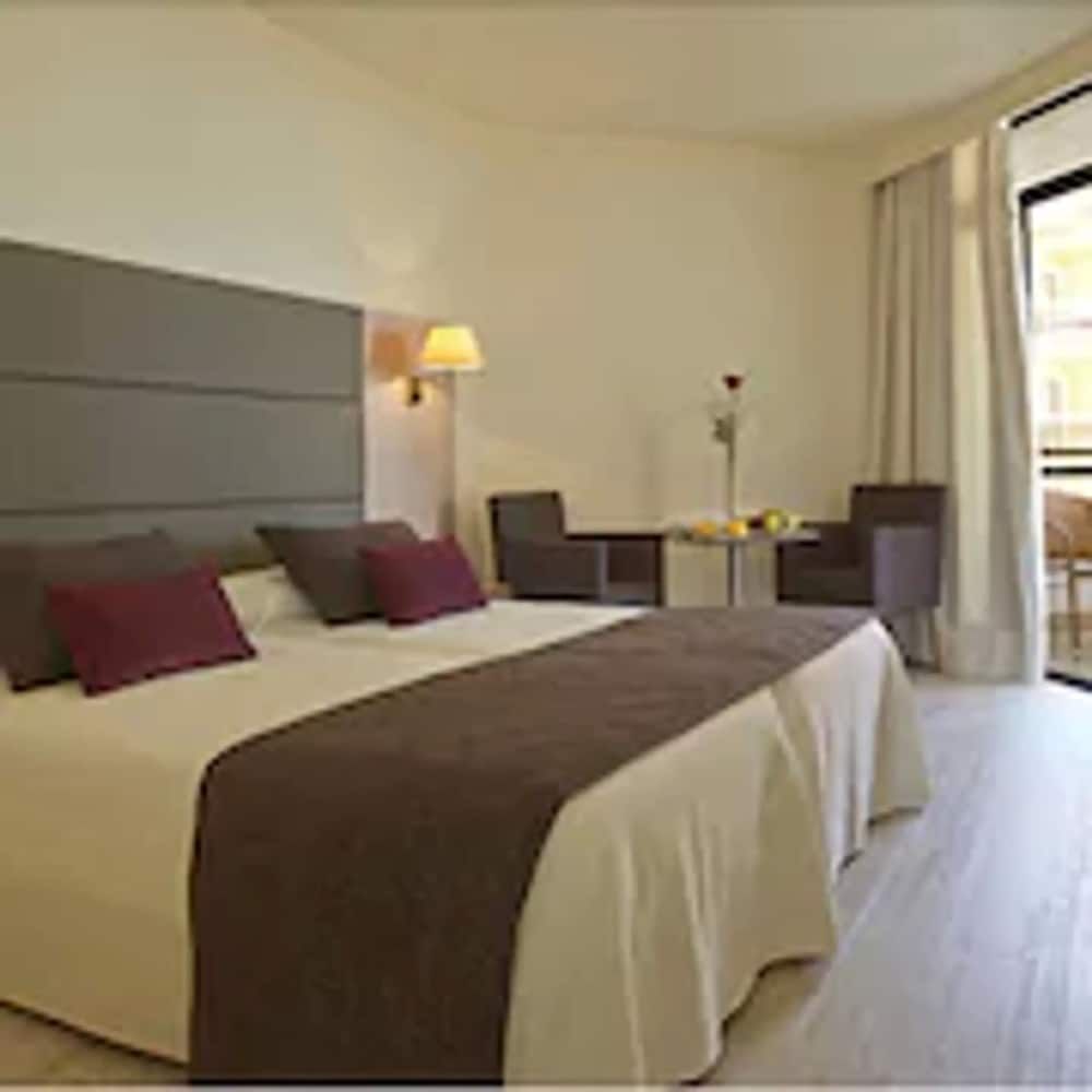 Double or Twin Room, Balcony, Partial Sea View