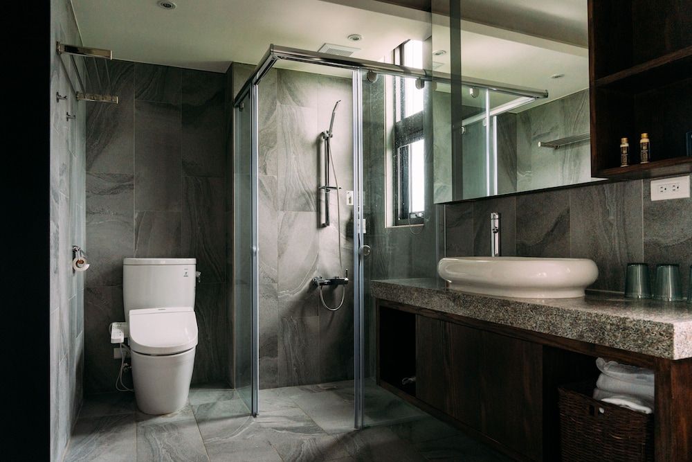 Tsang Kuo Resort Deluxe Quadruple Room 8