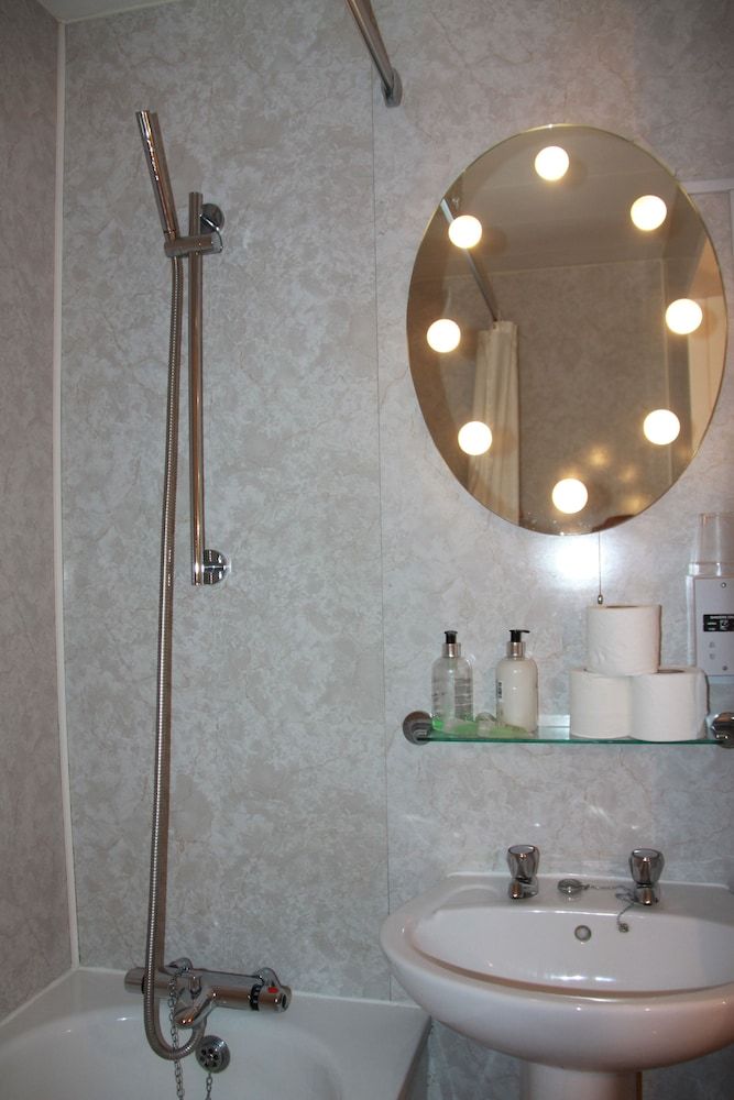 Ambassador Hotel Quadruple Room 5