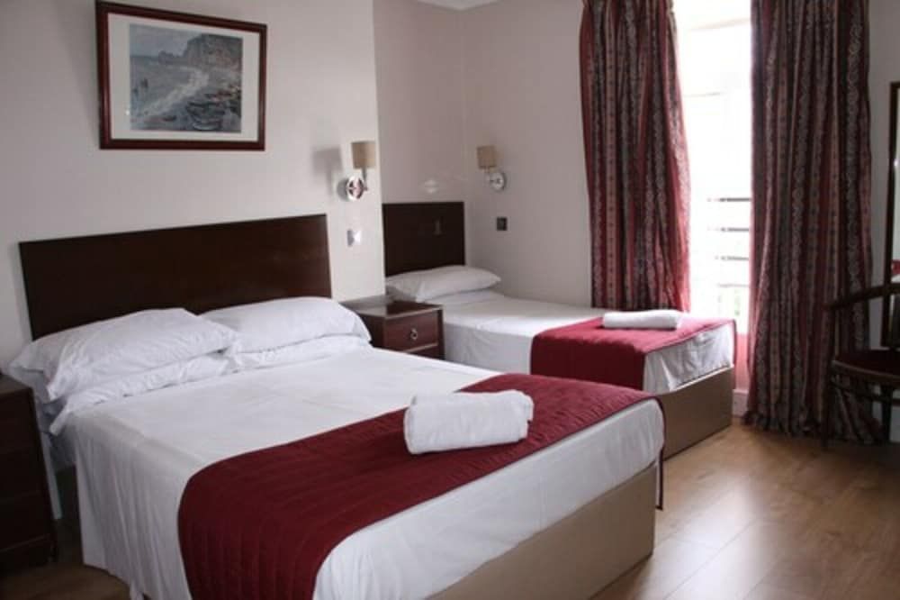 Ambassador Hotel Triple Room 4