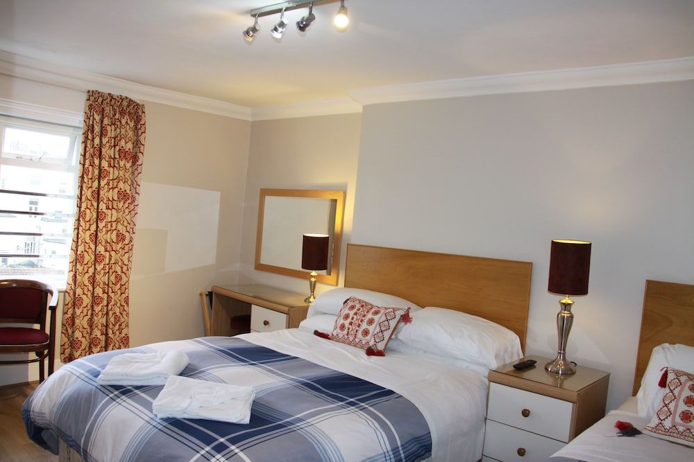 Ambassador Hotel Triple Room