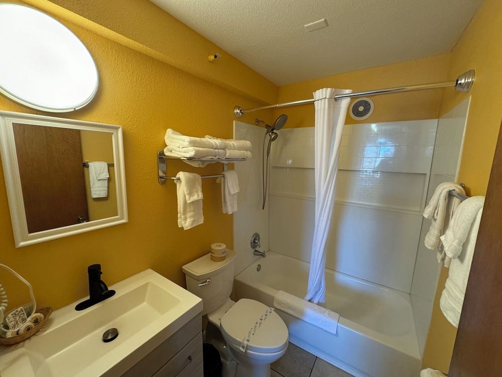 The Royal Victorian Motel Two-Bedroom Suite - Non-Smoking 6