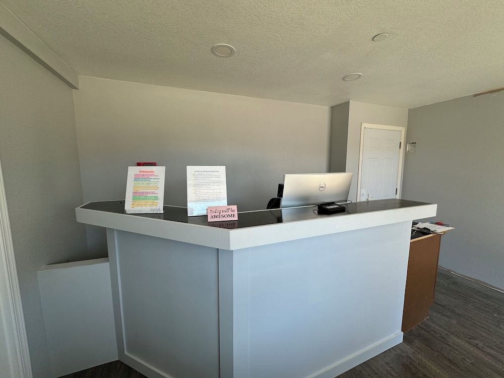 The Royal Victorian Motel