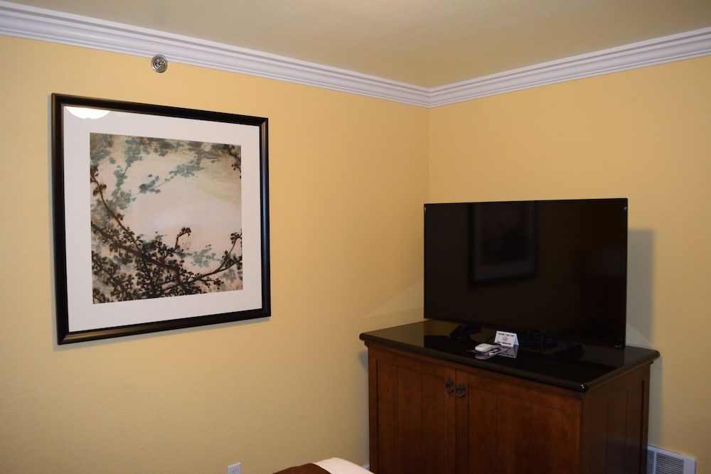 The Royal Victorian Motel Two-Bedroom Suite - Non-Smoking 8