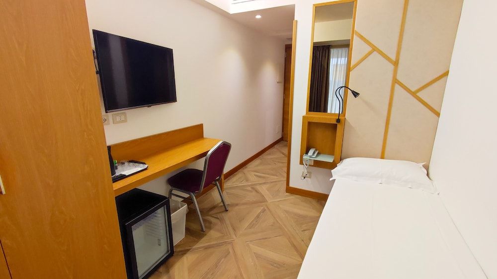 Catania Sea Palace Hotel Single Room 4