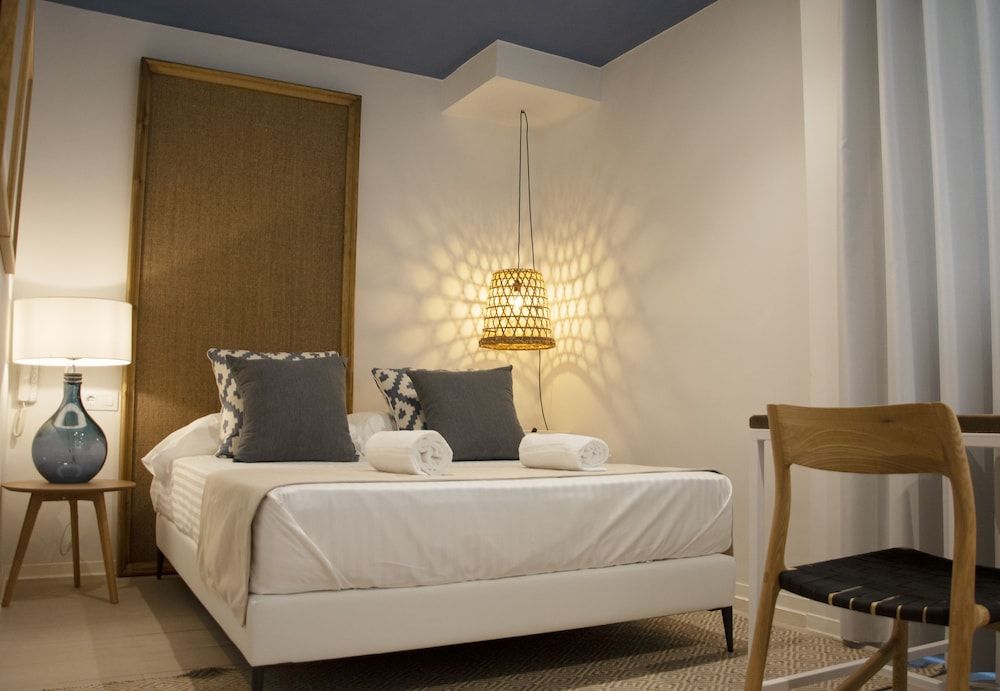 You & Co. Saler Beach Boutique Hotel