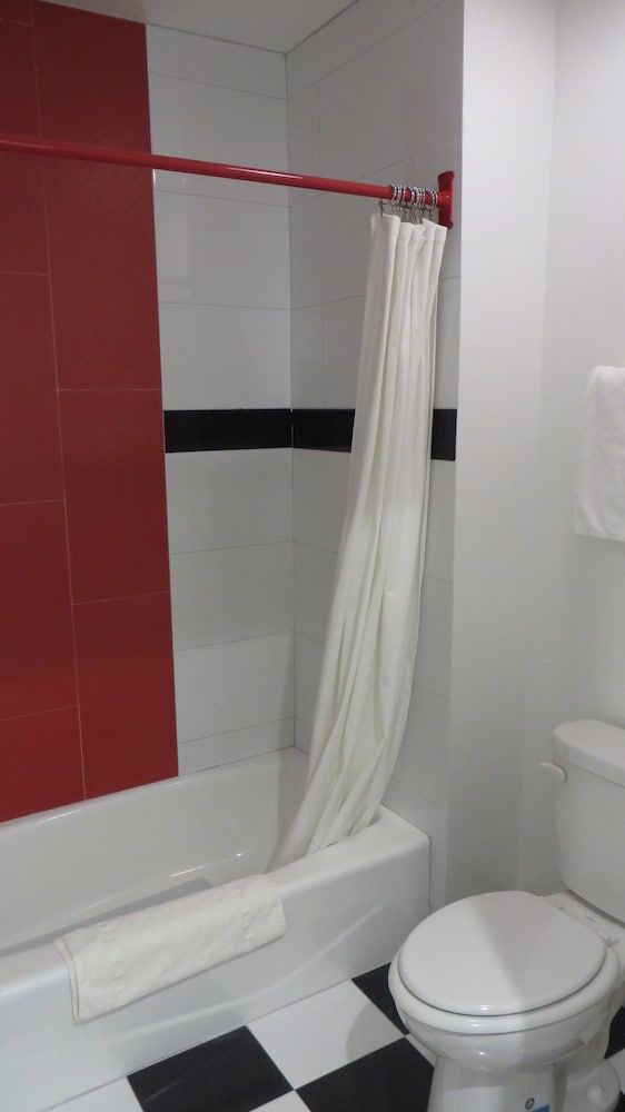 Legend Hotel Hollywood Standard Room, 1 King Bed 6