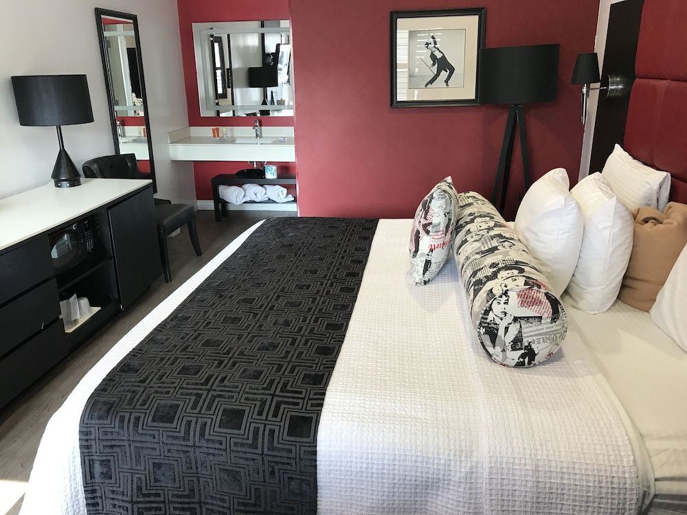 undefined Legend Hotel Hollywood 8