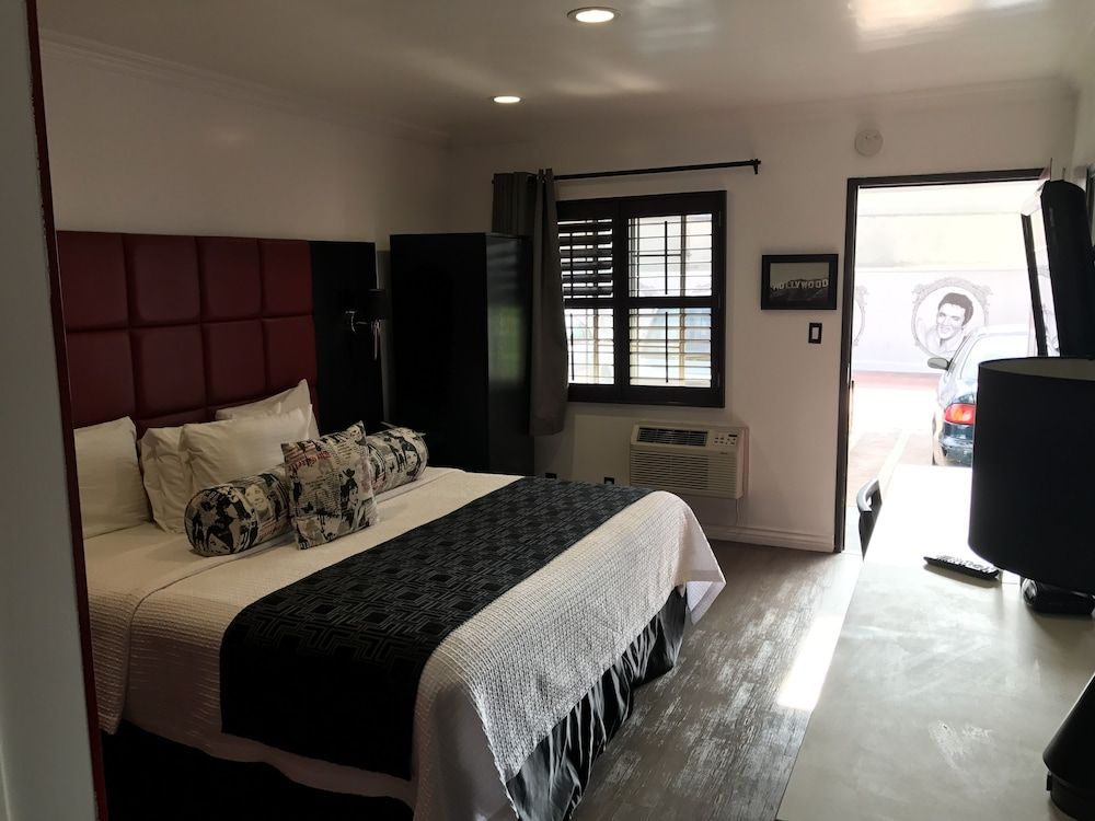 undefined Legend Hotel Hollywood 9