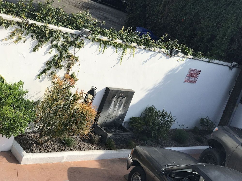 undefined Legend Hotel Hollywood 4