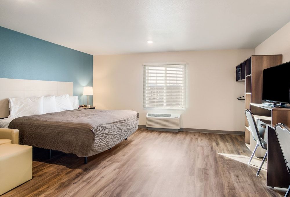 WoodSpring Suites Thornton-North Denver Room, 1 King Bed with Sofa bed, Accessible, Non Smoking 3