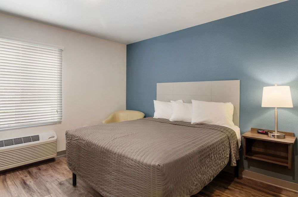 WoodSpring Suites Thornton-North Denver Standard Room, 1 Queen Bed, Non Smoking 4