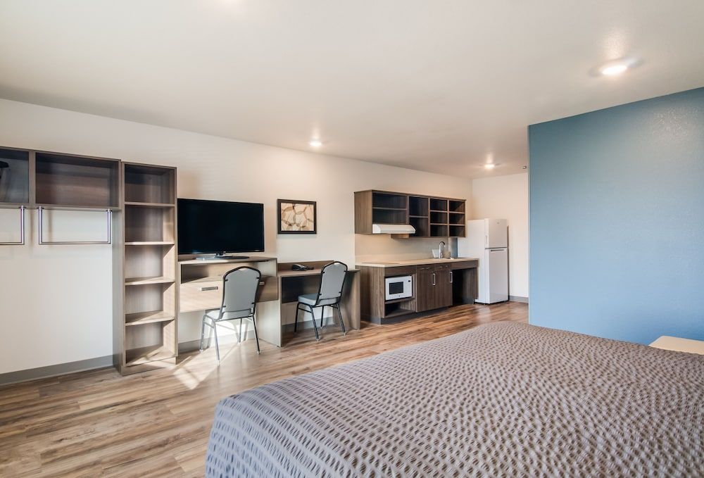 WoodSpring Suites Thornton-North Denver Room, 1 King Bed with Sofa bed, Accessible, Non Smoking 6